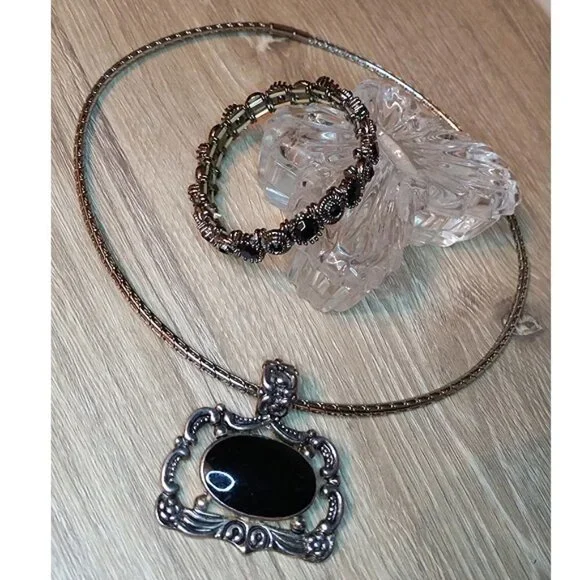 Curated bundle faux onyx pendant jewelry set necklace and bracelet silver . - Picture 1 of 4